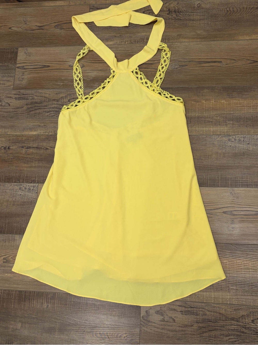 Lulu's Sunny Yellow Halter Mini Dress with Crochet‎ Straps adorable, Sz Lg flowy
